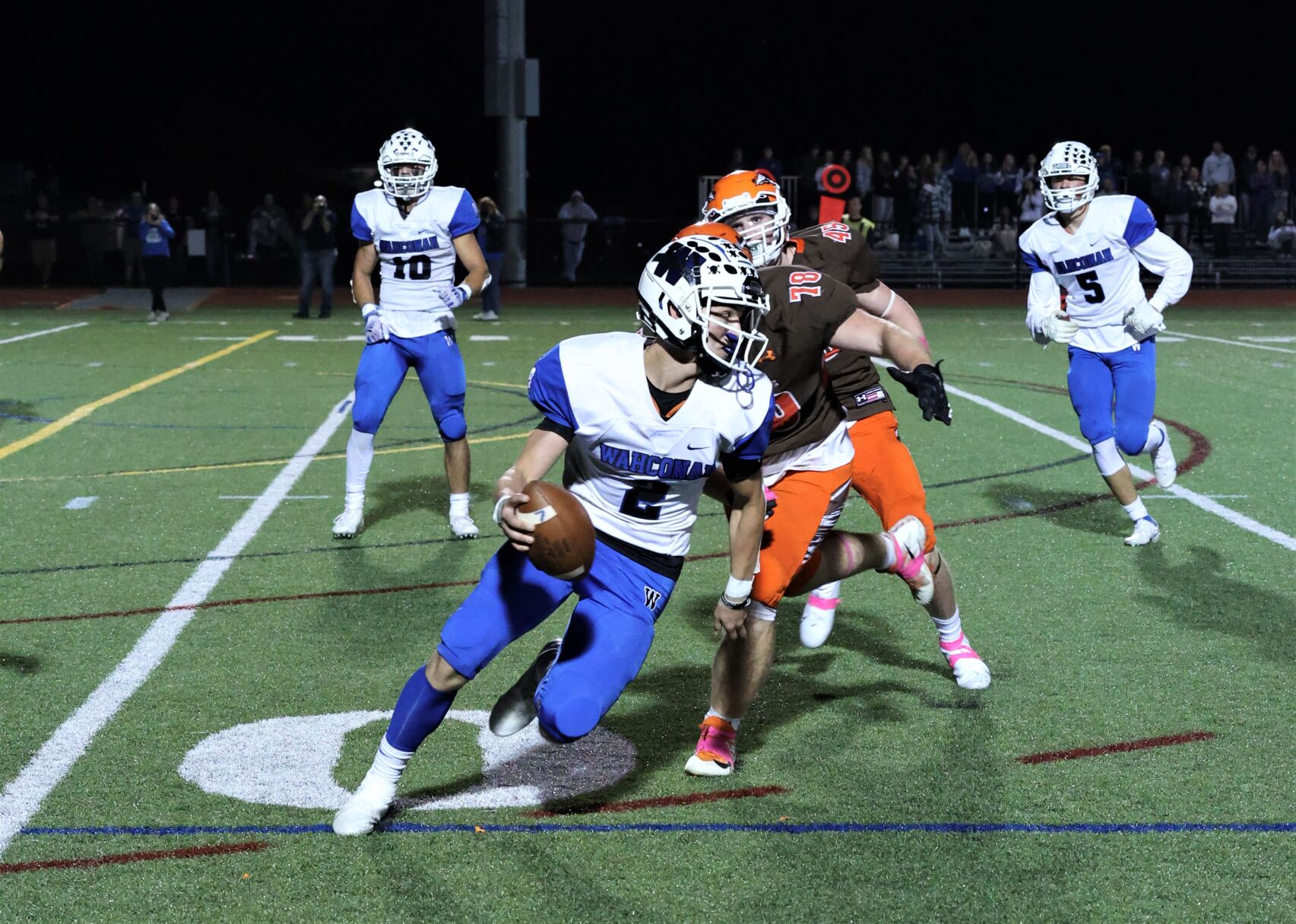 ryan scott carries the ball
